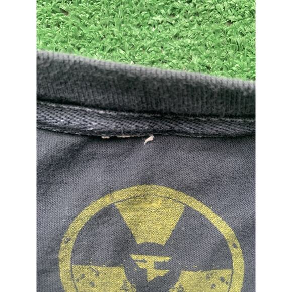 FAZE CLAN Nuke Squad T-Shirt Men's Back Graphic Explosion Black Size Medium - Picture 4 of 5